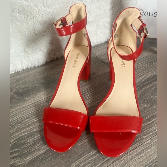 Nine West fields block heeled sandal in rare patent red! Size 8 NWOB! - Picture 5 of 10